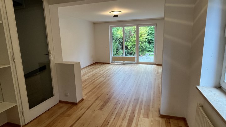 Den Volkspark vor der Tür - Familientraum mit Südterrasse Vollkeller, Garage und Stellplatz