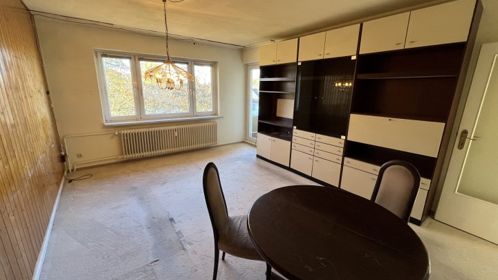 Vom Balkon einen Elbblick erhaschen -ideal geschnitten, schön hell sowie großer Keller und Stellplatz inkl.