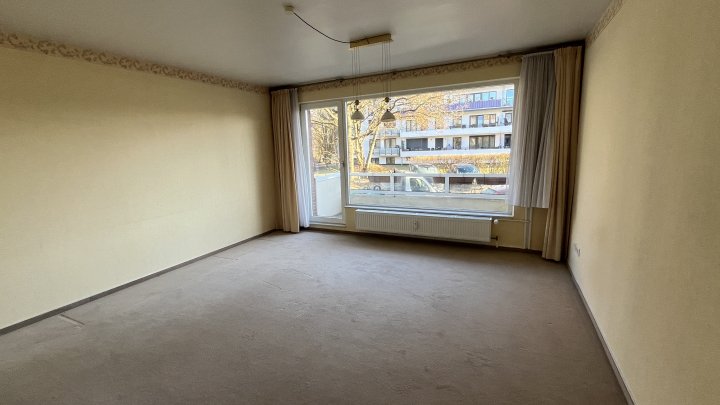 Verschiedene Optionen inklusive - Herrlich ruhig, zwei Balkone und KFZ-Stellplatz neben dem Haus