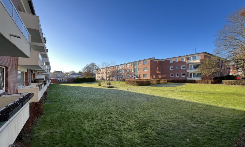 Bestens geschnitten, herrlich ruhig, sonniger Süd-Balkon zum Garten und Kfz-Stellplatz am Haus
