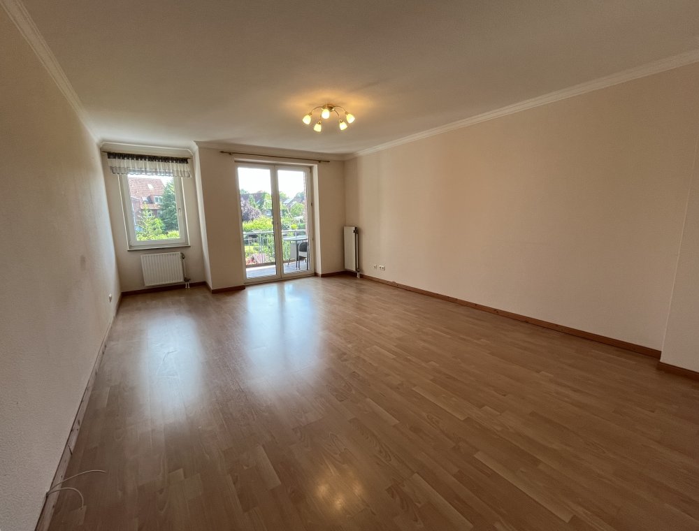 Geräumiges Wohnzimmer